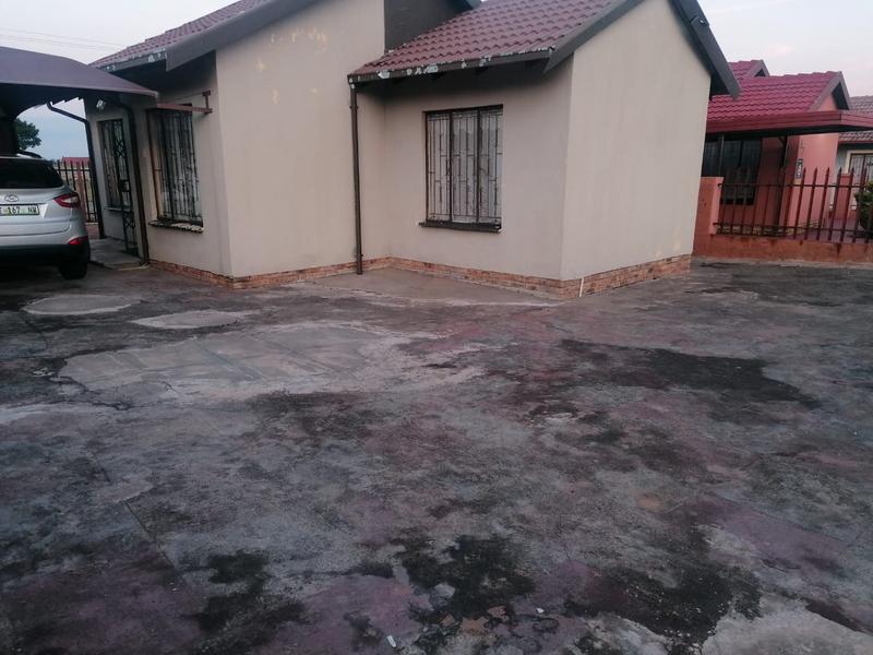 2 Bedroom Property for Sale in Tlhabane West North West